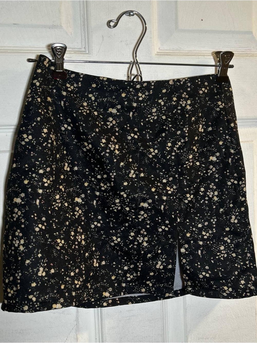 SHEIN XS Black Mini Skirt with Cream Speckle Print